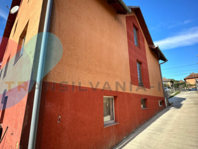 Casa individuala, 350 mp, 9 camere, teren 1.450 mp 10 parcari