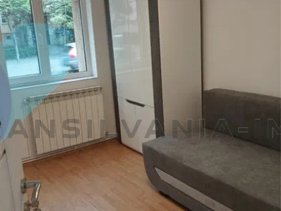 Apartament decomandat, 3 camere, renovat complet – Piața Cipariu, Centru