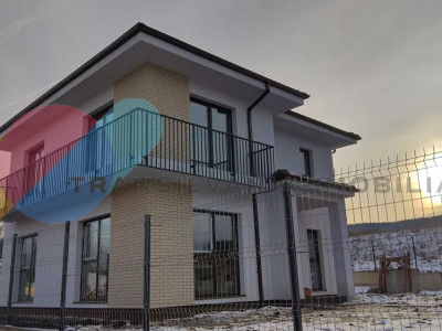 Casa 120 Mp, 4 camere, zona linistita Chinteni