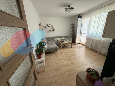 Apartament 78 mp, 4 camere, balcon, garaj – zonă verde Aleea Iezer