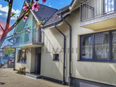 Casă tip duplex cu șemineu și curte privată – Maramuresului