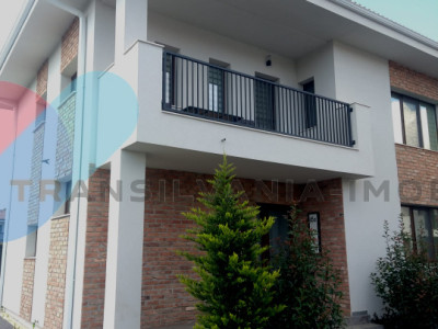 Duplex modern 120 mp, 4 dormitoare + curte 250 mp – Florești