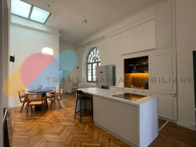 Apartament ultrafinisat, 125 Mp, situat in inima orasului