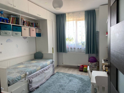 Apartament cu 3 camere în zona Baciu