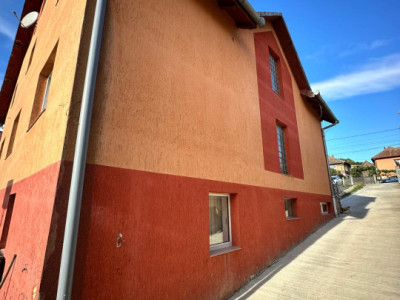 Casa individuala, 350 mp, 9 camere, teren 1.450 mp 10 parcari