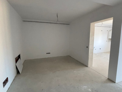 Apartament Semifinisat 50 mp - Balcon 7 mp, zona Calea Baciului