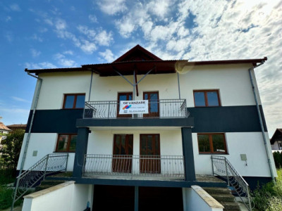 Casa tip duplex, 263 Mp utili, Copaceni