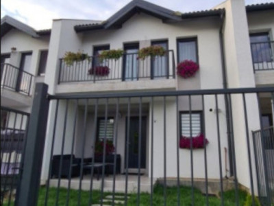 Casa tip triplex , 4 camere, 93 mp, Baciu, zona Petrom 