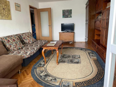 Apartament cu 3 camere, 65 mp, zona Plopilor