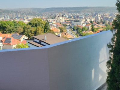 Apartament central, 3 camere, cu terasă panoramică și loc de parcare