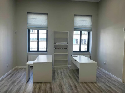 Apartament/Spatiu 2 camere, 51 mp, Str. Eroilor – Vedere la Catedrala Ortodoxă