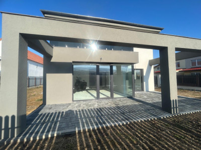 Casă individuală cu 4 camere, 126 Mp, zona intrare Chinteni