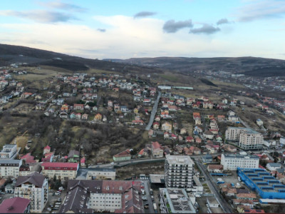  Teren Intravilan cu PUZ în Lucru și Panoramă Deosebită – Livada Steluța