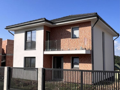 Casă Individuală cu 180 mp Utili și Panoramă Superbă, Câmpenești