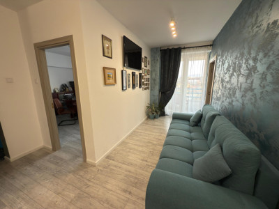  Apartament/Birou 3 Camere, 52 mp + Balcon, zona Dorobantilor 