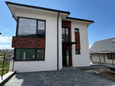 Casă premium semifinisată – 207 mp, 3 niveluri, teren 450 mp, Câmpenești