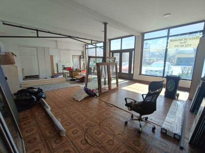 Spațiu comercial cu vitrină stradală de închiriat – 70 mp, Dâmbul Rotund
