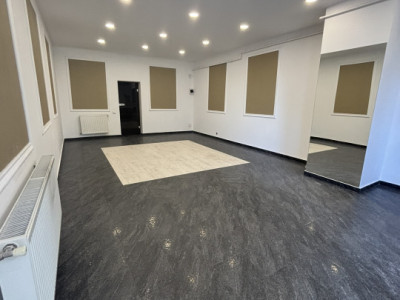 Spațiu comercial finisat, 43.5 mp, open space, ideal pentru salon, florărie