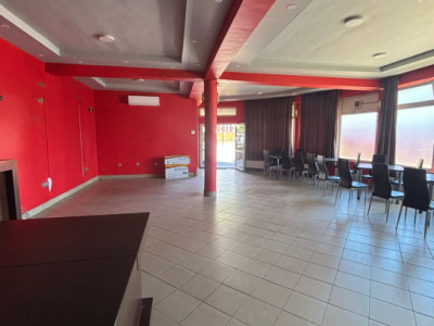 Spațiu comercial de închiriat, 100 Mp, zona Dambul Rotund